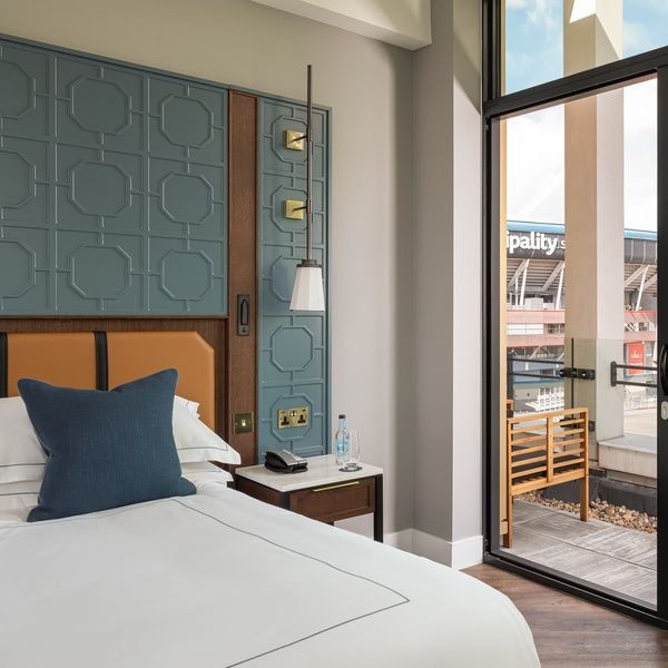 Parkgate Deluxe Junior Suite with Balcony