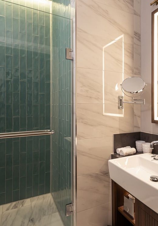 Superior Queen Washroom