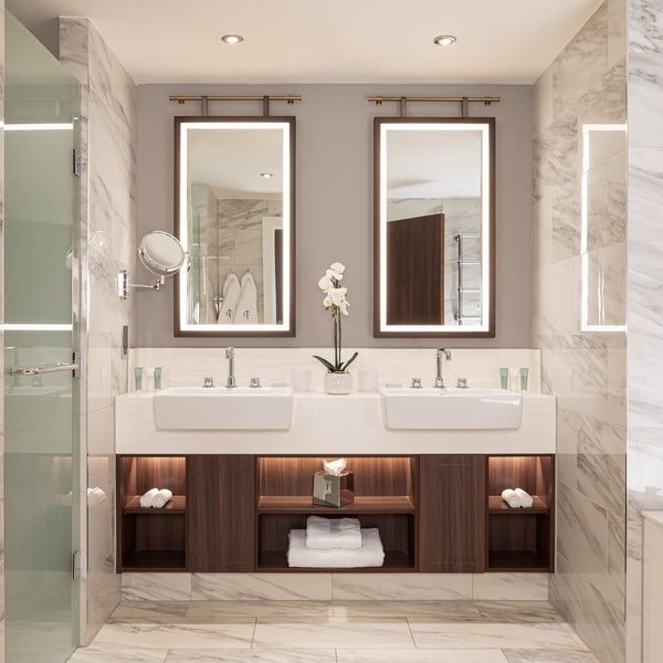 Parkgate Superior Suite Bathroom