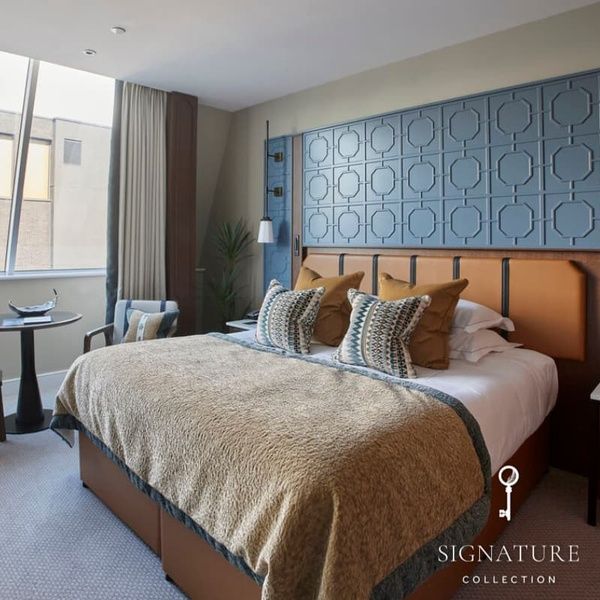 Signature Collection Room