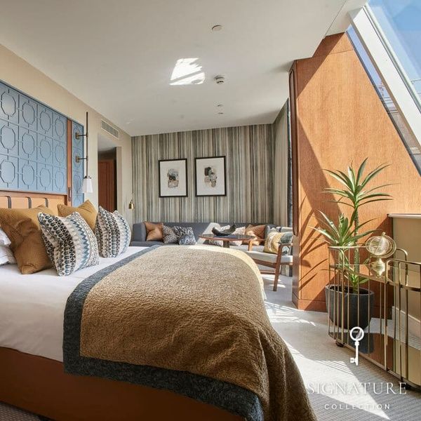 Signature Collection Room
